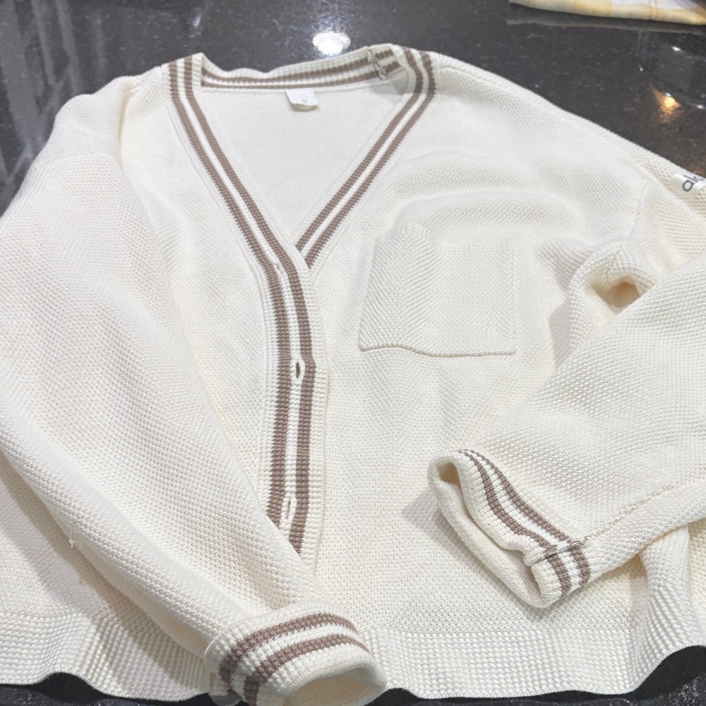 ALO Yoga Cream Sweater with Brown Accents tennis club